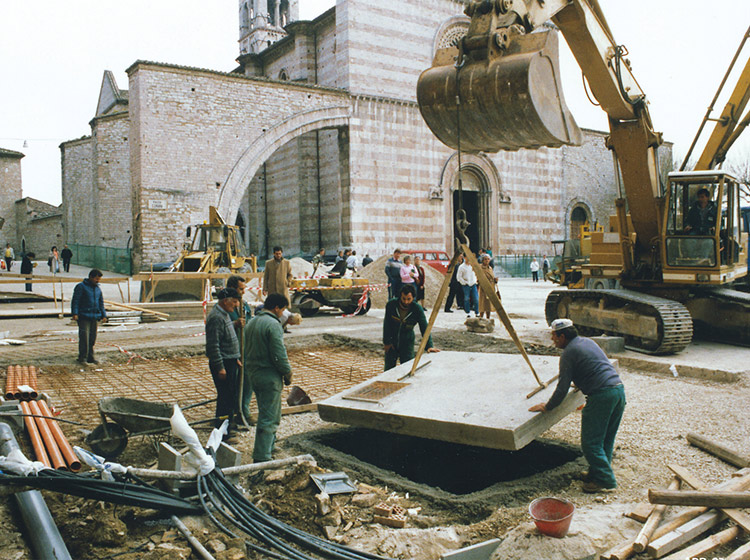 LAVORI DI RIFACIMENTO FONTANA